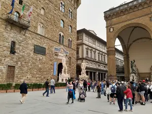 Florence on a budget 2026: our insider tips to save on hotels, food, and attractions while exploring the city affordably.