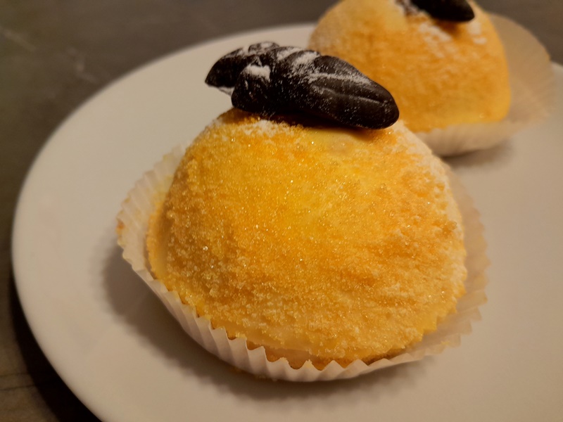 Polenta e osei - little sponge cakes with chocolate hazelnut cream