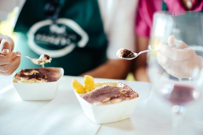 You'll be making and eating tiramis on this cooking class in Tuscany!