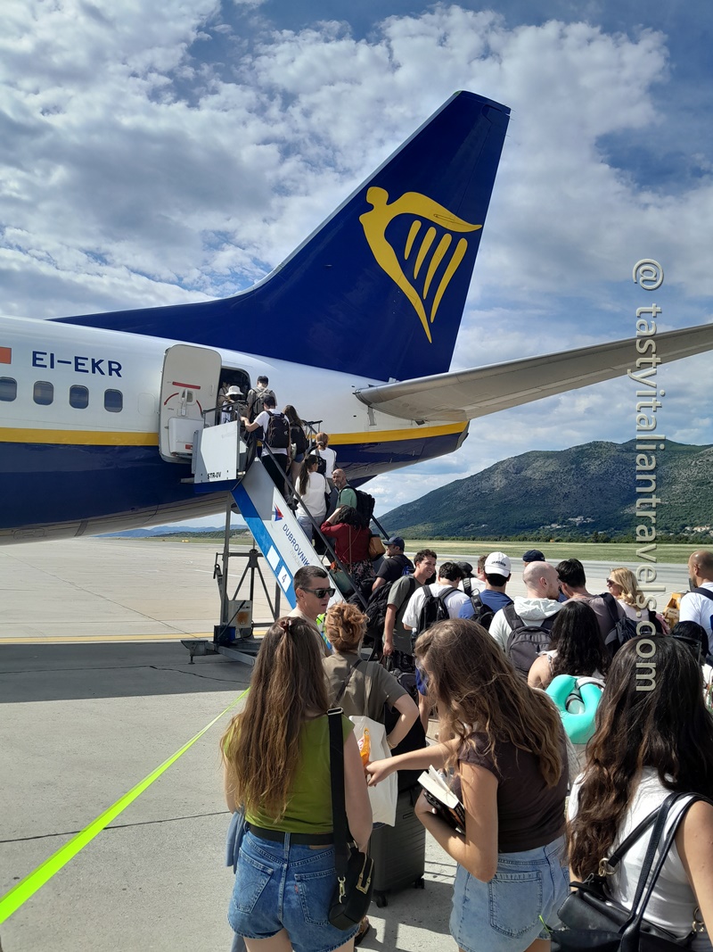 Ryanair flight from Dubrovnik to Rome in 1h 15min