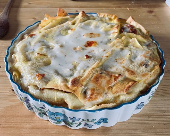 Golden, homemade savoury pie filled with seasonal vegetables and cheese, prepared during this cooking experience near Rome Golden, homemade savoury pie filled with seasonal vegetables and cheese, prepared during this cooking experience near Rome