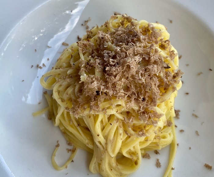 You'll taste a full plate of truffle pasta on this amazing foodie experience in Florence! You'll taste a full plate of truffle pasta on this amazing foodie experience in Florence!