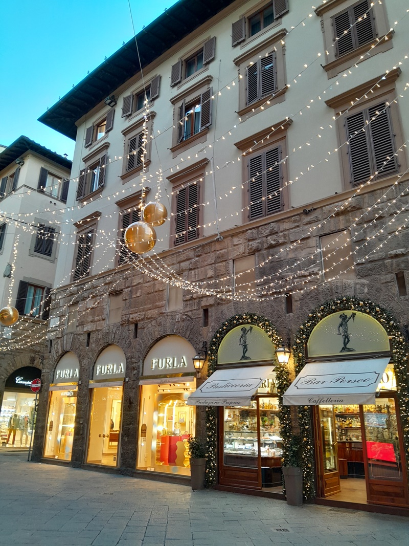 Our Amazing December Trip to Florence – A Winter to Remember We had an amazing time in Florence in December—festive lights, cosy vibes, and unforgettable moments!