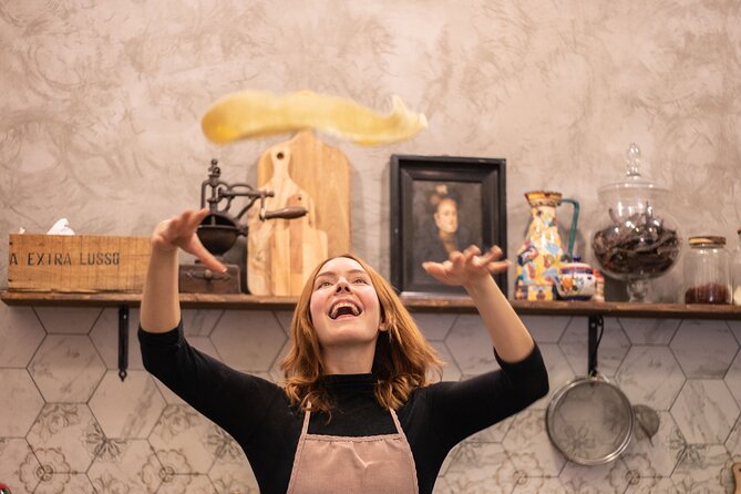 Be ready to make a perfect pizza from scratch on this cooking class in Rome! Be ready to make a perfect pizza from scratch on this cooking class in Rome!