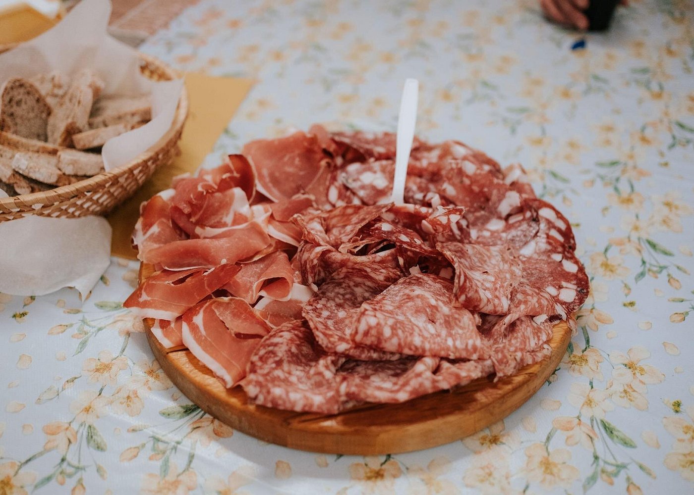 italy food tour devour florence food market tour