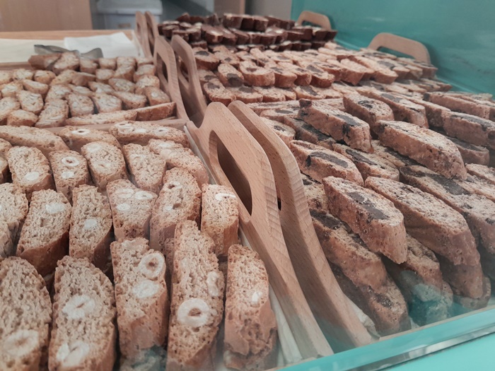Our favourite cantucci are those from Leonardo Firenze bakery, you can find in the historic centre of Florence!