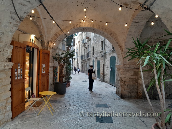 Exploring Bari city center for a few hours, enjoying sights and local atmosphere