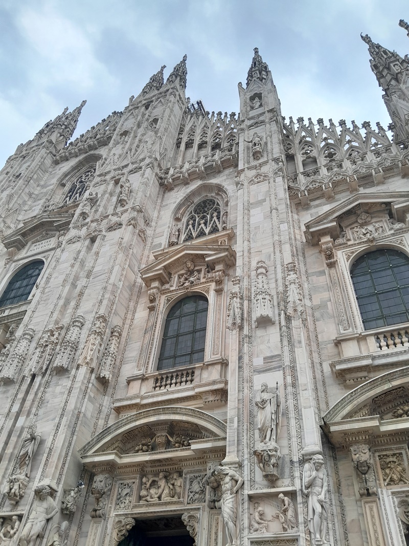 The Duomo di Milan (front) The Duomo di Milan (front)