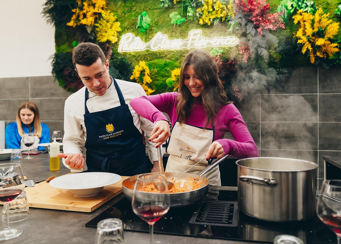 Florence pasta class – Learn to make fresh pasta and classic Italian sauces in Italy Hands-on pasta making class in Florence, Italy – preparing fresh pasta and traditional Tuscan sauces with a local chef
