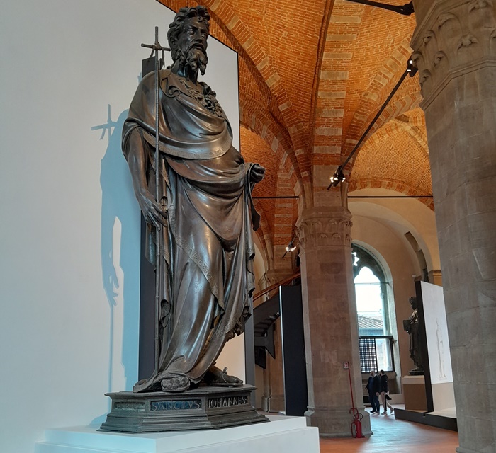 Explore the Orsanmichele Museum: Large Sculptures of Saints in Florence The Orsanmichele Museum in Florence, featuring large sculptures of saints
