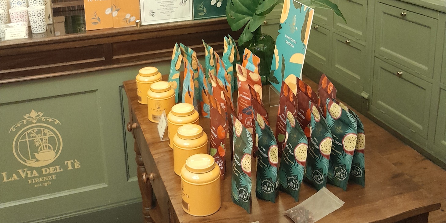 Tea Blends from La Via del Tè â One of Our Favourite Florence Souvenirs Beautifully packaged tea blends from La Via del Tè, a popular Florence souvenir