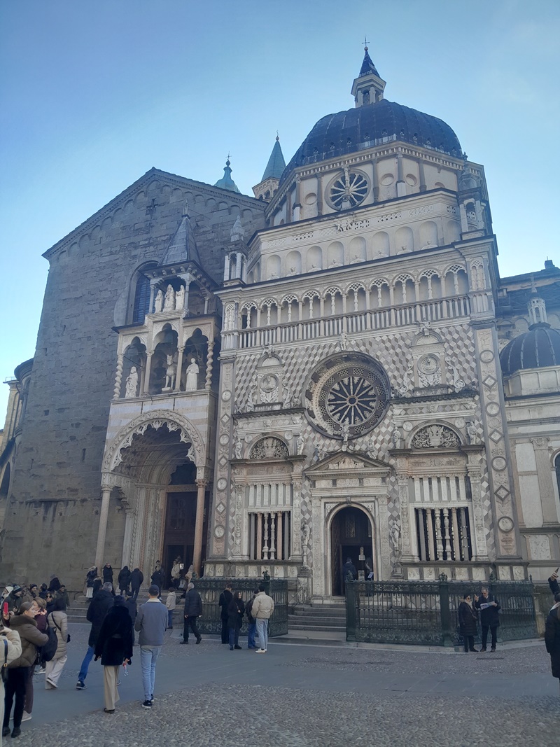The Cappella Colleoni stands next to the Basilica of Santa Maria Maggiore