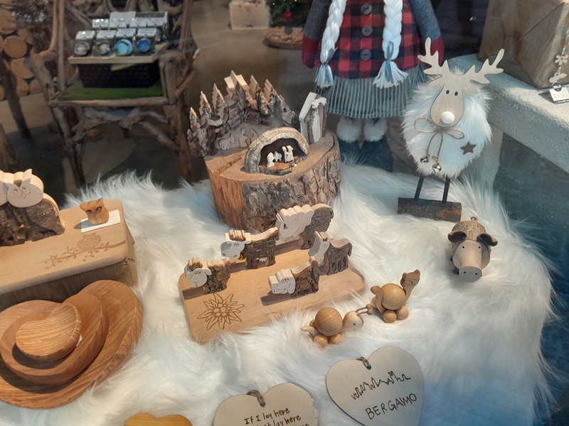 We stumbled upon many unique souvenir stores in Città Alta