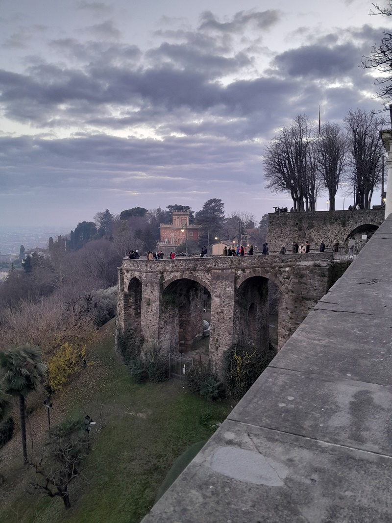 It's possible to walk all around the Venetian walls