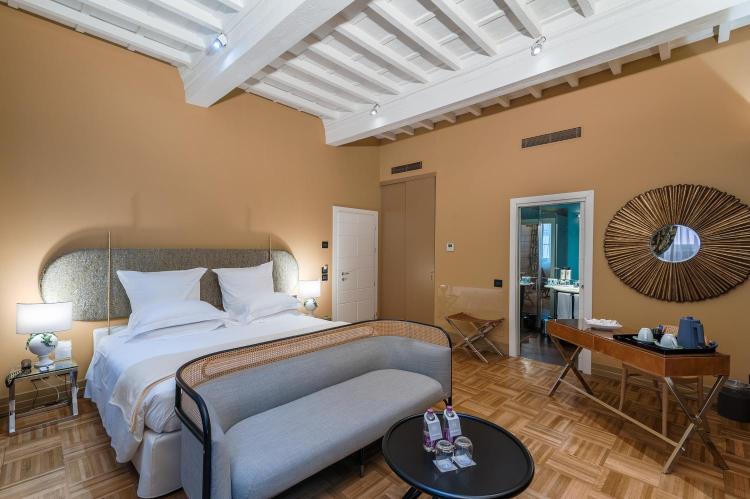 Relax and pamper yourself at your hotel when it rains in Florence! Relax and pamper yourself at your hotel when it rains in Florence!